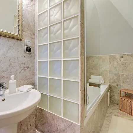 Апартаменти Lion - Avocado *